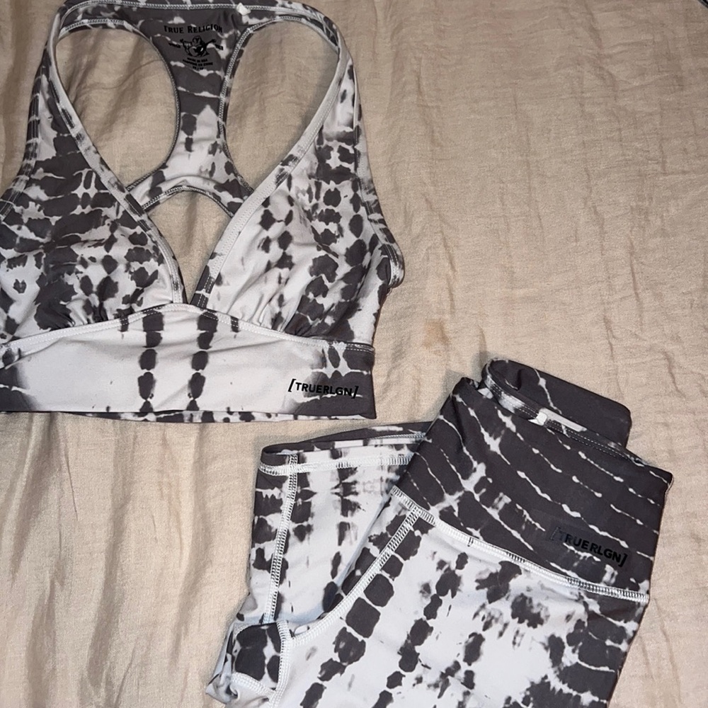 True Religion 2 piece set